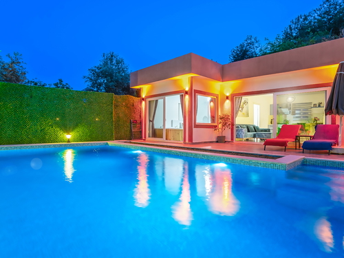  gece  -  Kasım
  | Kalkan İslamlar'da Jakuzili, Muhafazakar Villa: Doğayla İç İçe Tatil